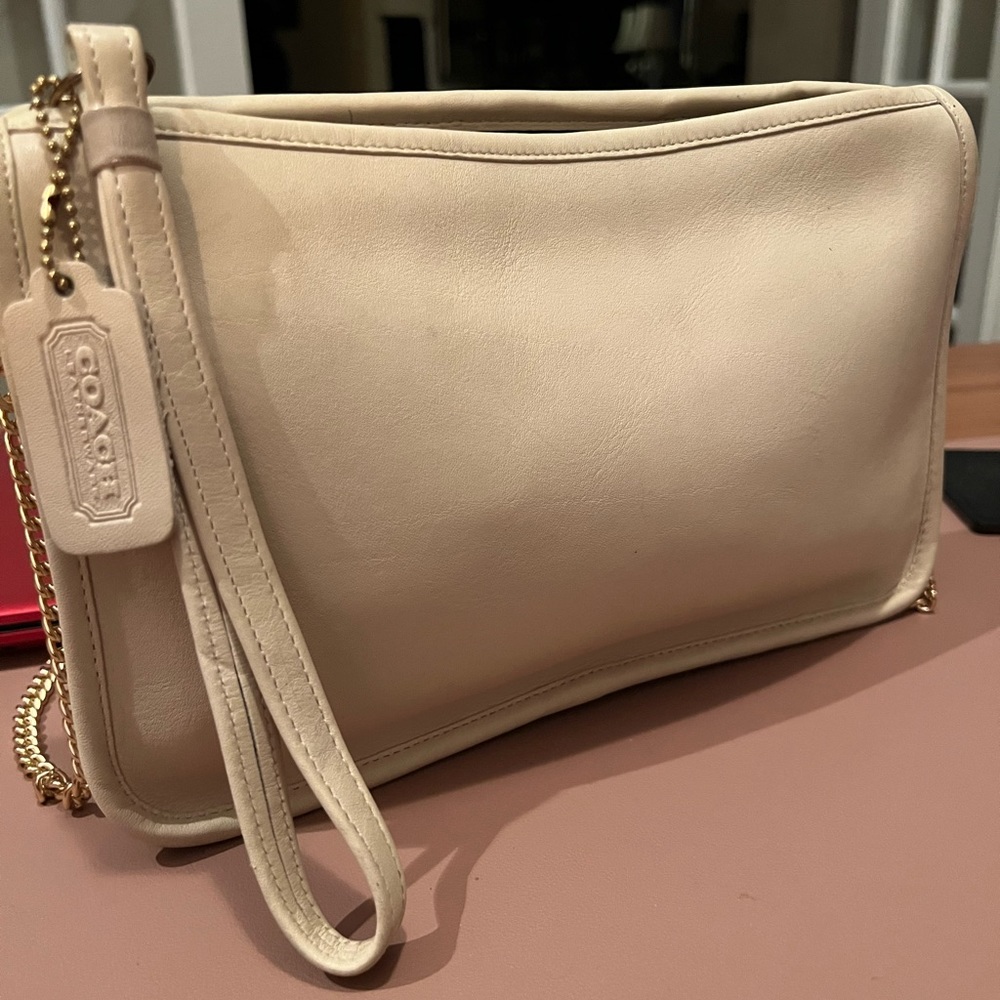 Coach Vintage Ivory 80’s crossbody bag!